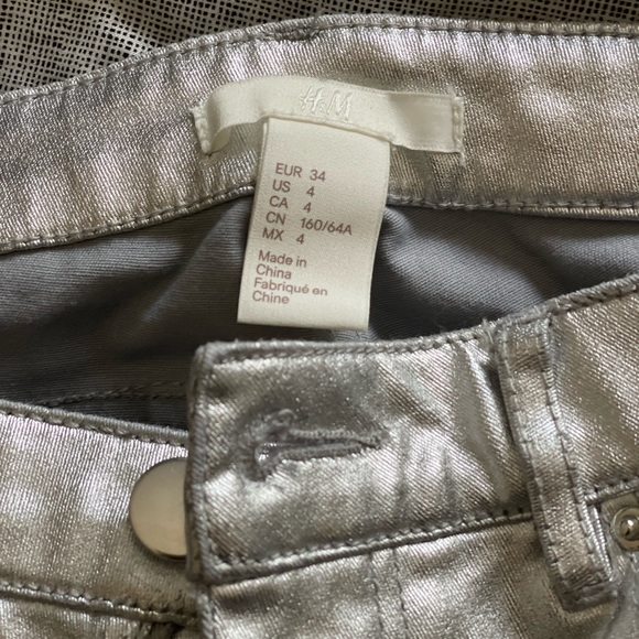 (Lot) Victoria Secret long sleeve rhinestone shirt and H&M shiny silver pants - Picture 3 of 8